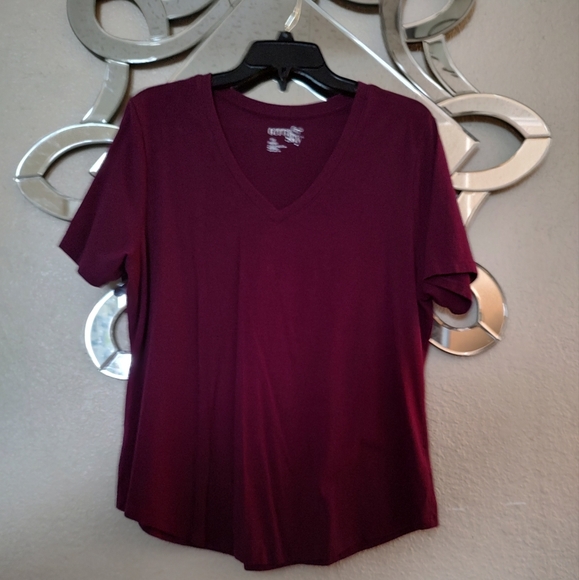 Magenta short sleeve t-shirt. Size 14. - Picture 9 of 9